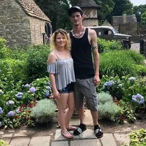 Meet your Posher, Alexis